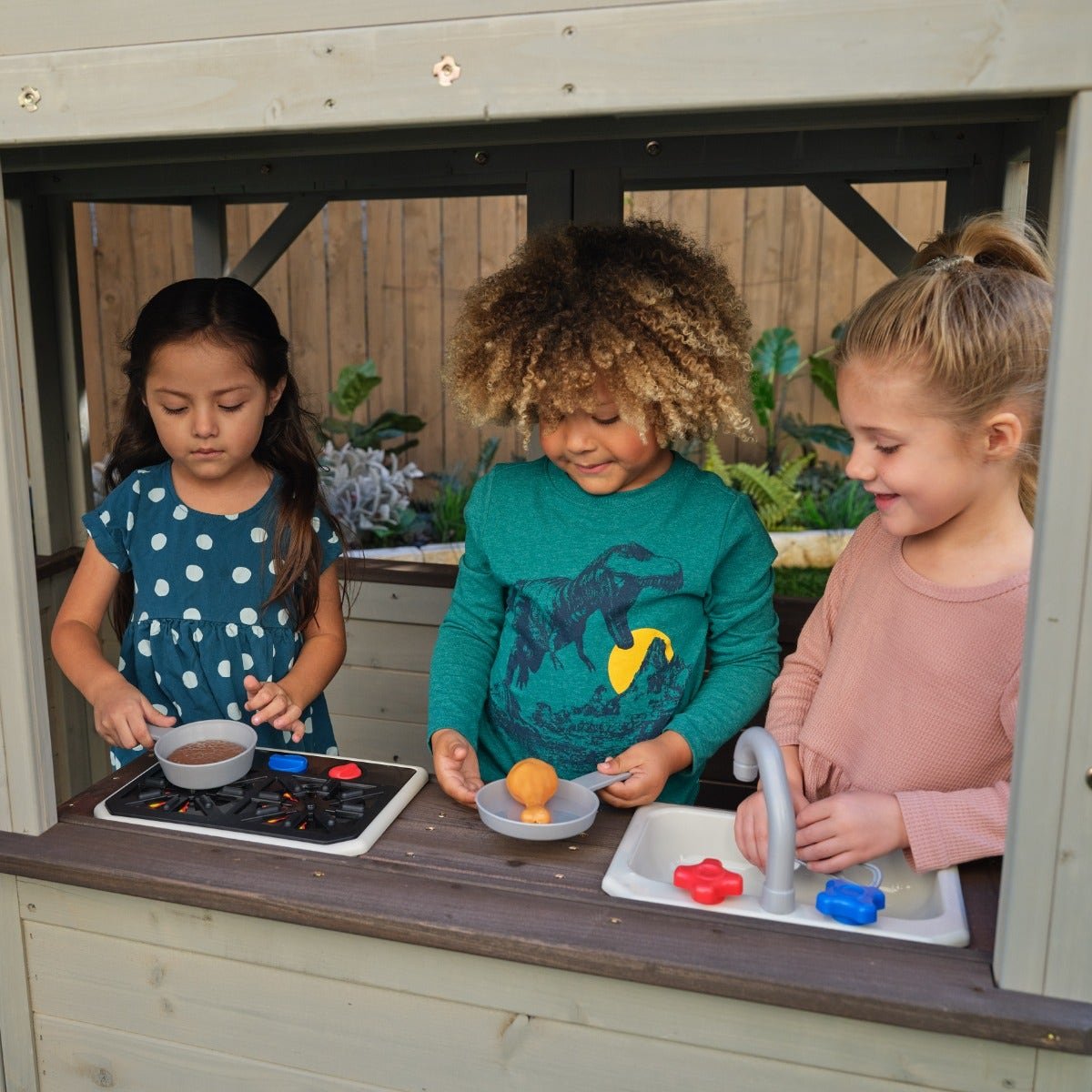 Cozy Escape Playhouse – Installation Available